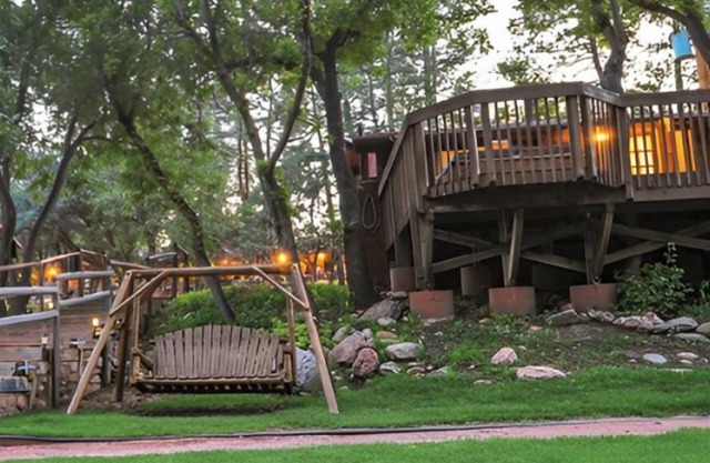 Kohl`s Ranch 1 Bedroom · Ponderosa Pine Forest, Arizona.nOne Bedroom Suite.