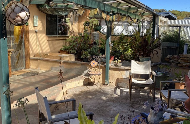 Koru Cottage is a cosy home nestled in the dunes of beautiful Vivonne Bay on KI.