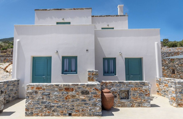 Kozaki Apartment with Sea View - walk to Ligaridia Beach - Naxos