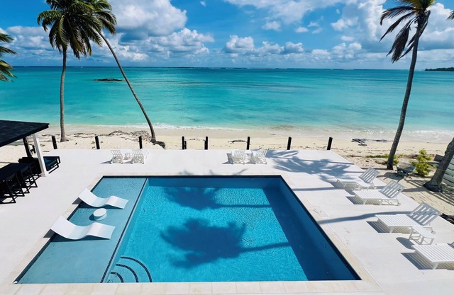 KPOW on the Beach - Brand New 5 bedroom Luxury Beachfront House!