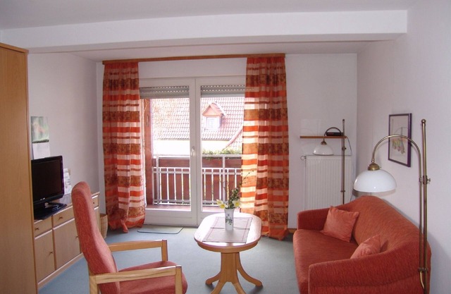 Kräuterstube | Helle Wohnung (40qm) mit großem Balkon im 1. OG