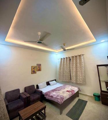 KRISHNAM GUEST HOUSE