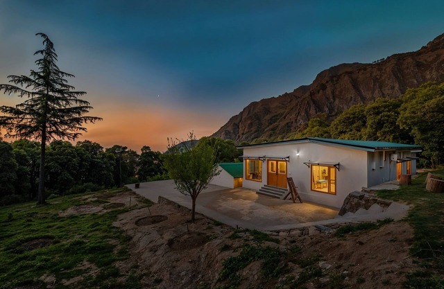 Kuriyana Stay 2BR A Secluded Heaven by Homeyhuts