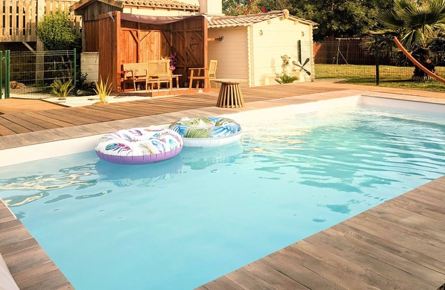 L'échappée Huroise, private pool and spa