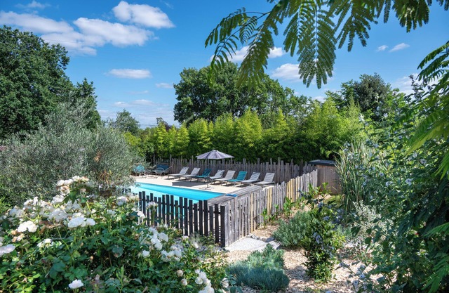 L'Escapade Nature et Gourmande, Chambres d'Hote avec Piscine