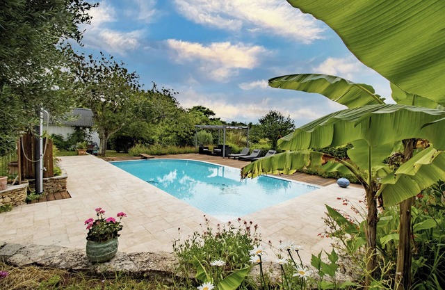 L'Orée des Vignes – Apartment with Terrace and Shared Pool in Saint-Romain-la-Virvée