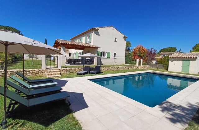 La Bastide Saint Roch - Modern and spacious in a quiet location with a pool
