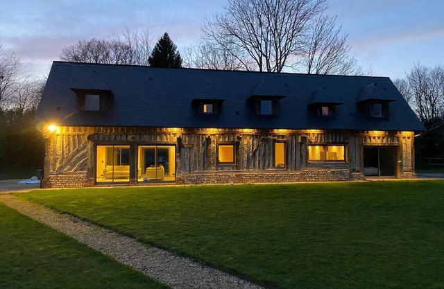 LA BELLE NORMANDE, Superb 8P house, 10 minutes from Deauville Trouville Honfleur