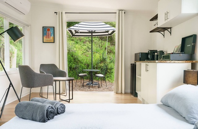 La Cabine | Private studio 5 mins Peninsula Hot Springs, Golf, Beaches, Wineries