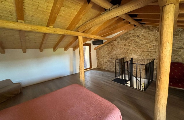 La Casita de Patones. Sustainable rural house with garden and BBQ