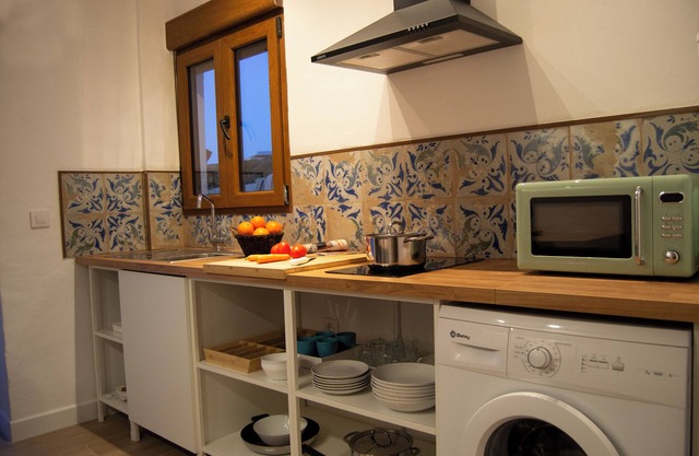 La Ermita. In the center of La Zubia 5 min. from Granada and the Alhambra!