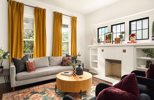 La Flor: Family Dream Home ~ .5mi to Pearl ~ Pool