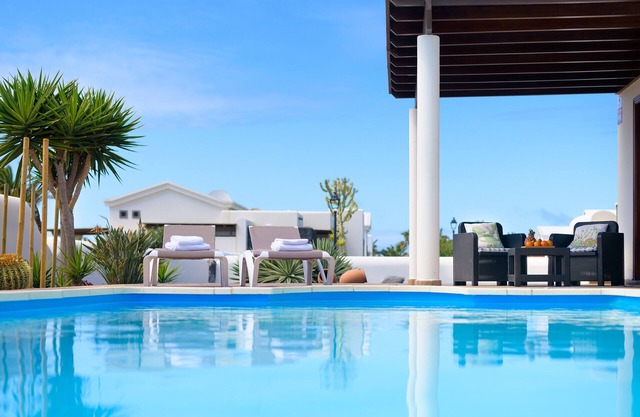 La Goleta, Volcán y Mar