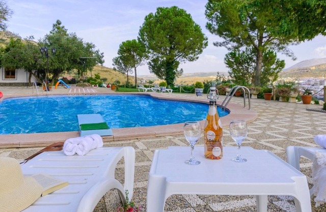 La Guitarra Andaluza Loja by Ruralidays