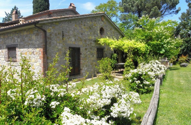 La Loggia in Farmhouse Borgo Santa Maria