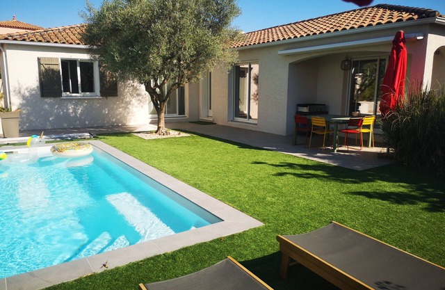 La maison aux lauriers roses, Juvignac. Single-storey house, pets welcome
