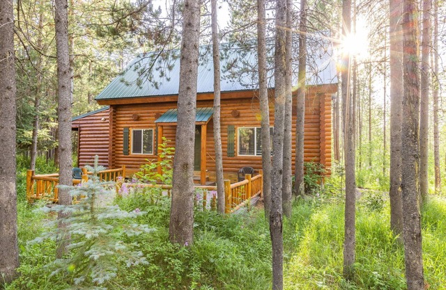 La Maison Rustique at Buffalo River- CLOSE TO YELLOWSTONE 里黄石公园很近- 我说中文