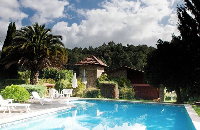 La Marisma Villa with private pool and direct access to the river