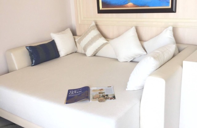 La Playa Beach Front Pool Villa Cha-am