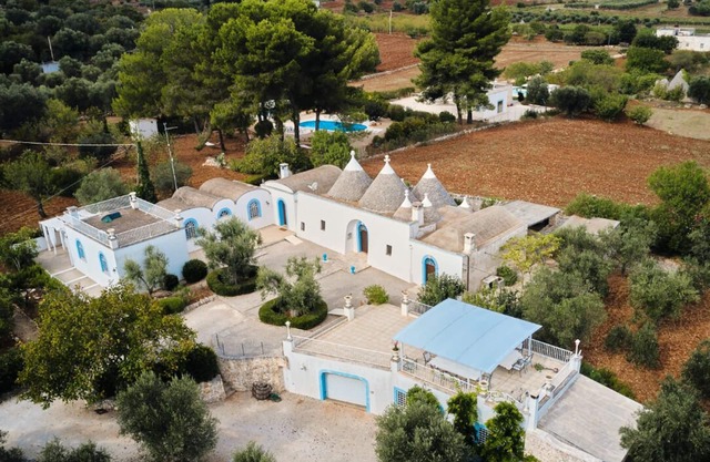LA REGINETTA LUXURY RESORT, WITH EXCLUSIVE TRULLI OF 1700, 2 POOLS AND BIG PARK