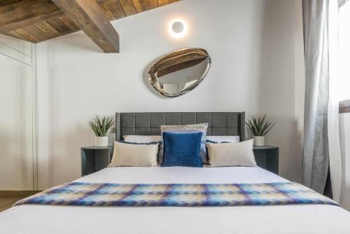 La Sierra para 12 by SkyKey