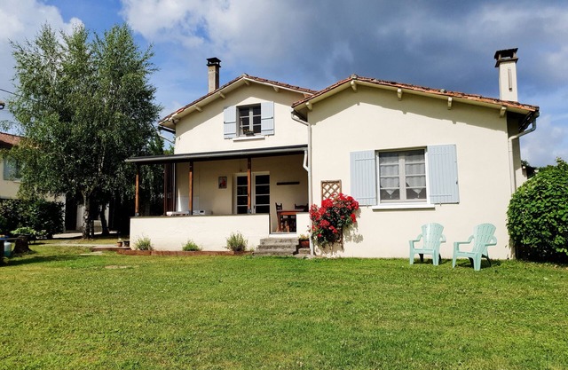 La Veranda - A lovely 2 bedroom property with private garden.
