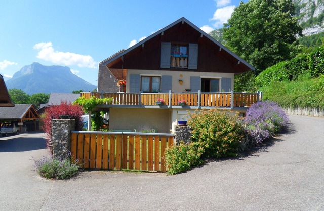 LAC ANNECY House, 100 m2, terrace (60m2) splendid mountain view