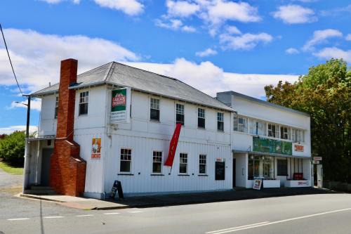 Lachlan Hotel