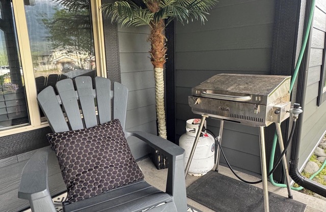 Lake and Peak Retreat