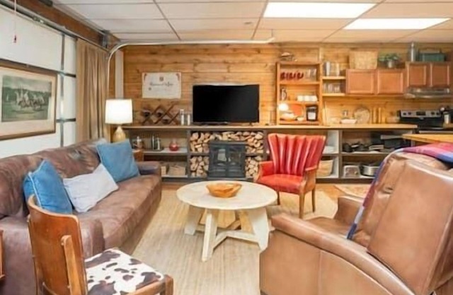 Lake Cabin Near Avondale, Lake Access