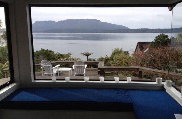 Lake front with own jetty. Four bedroom with modern furnishings