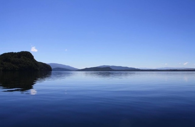 Lake Manapouri Town House - with WiFi