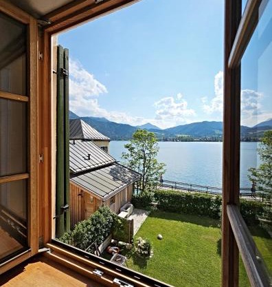 Lake & Mountain View Villa Tegernsee - free Zirben Sauna, 4 Rooms for Family & Friends
