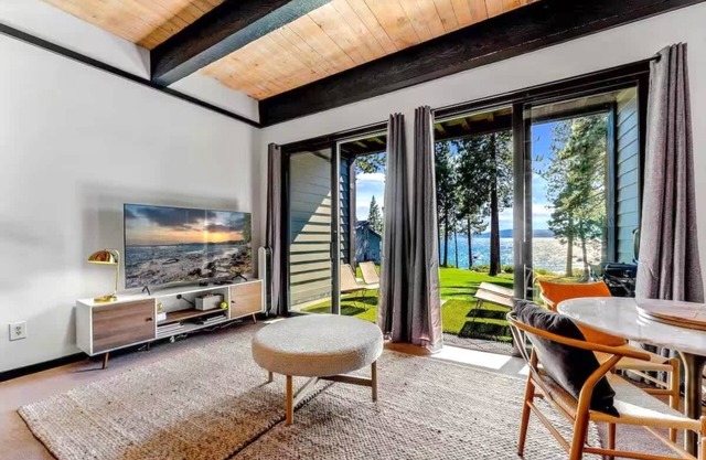 Lake Tahoe Vacation Rental w/Patio & Pool Access