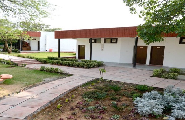 Lake View Huts and Resort