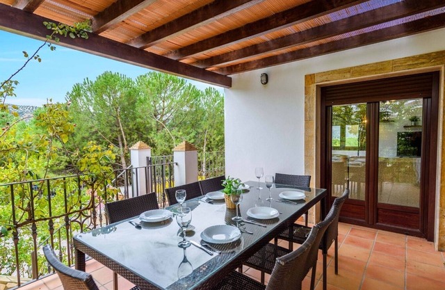 Lake view villa Iznájar by Ruralidays