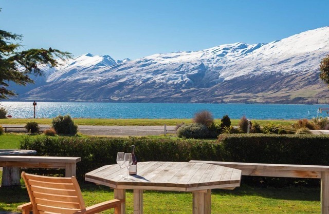 Lake Villa 3 Bedroom in Kingston