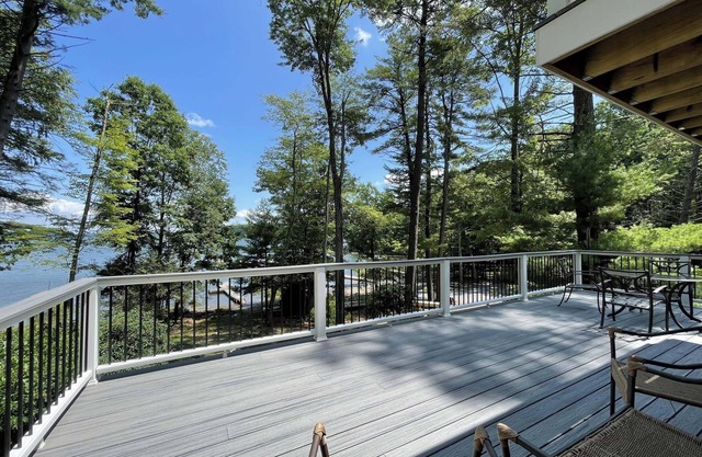 Lake Wallenpaupack Lakefront home - Sleeps 8+ w/Private Boat Dock!