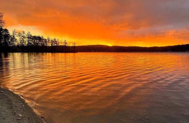 Lake Winnisquam 4BR/3.5BA- Year-Round Fun for Families and Groups