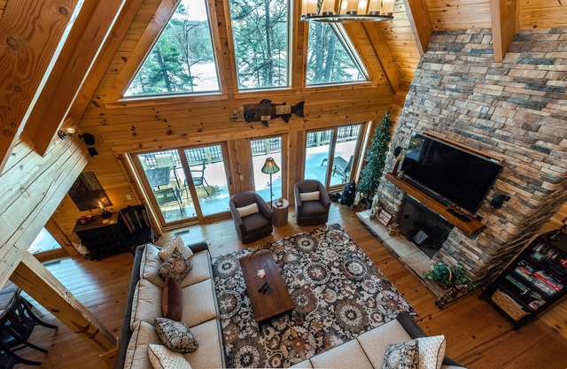 Lakefront Chalet w/Dock, Hot Tub & Fireplace