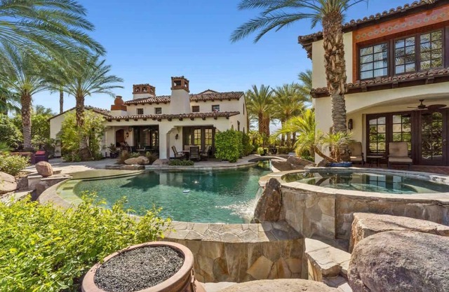 Lakefront Hacienda w/Pool, Dock & Casita