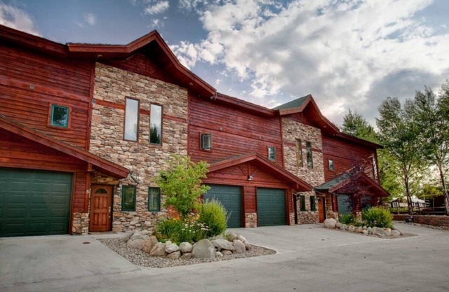 Lakefront Luxury Townhome at Beacon Landing Townhomes and Marina Unit 5