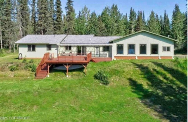 Lakefront next to Kenai and Kasilof Rivers.