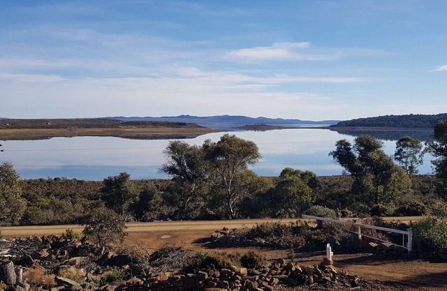 Lakefront Retreat with Aurora Views