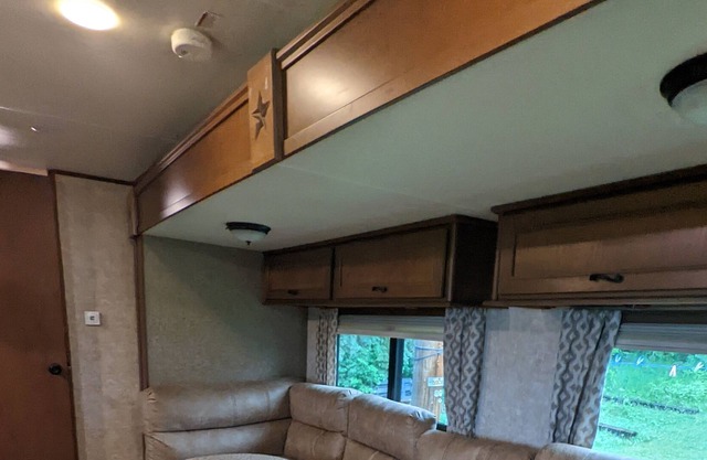 Lakefront RV near beach & golf course!