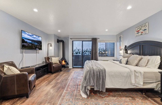 Lakeland Hotel Style Studio Condo - Prime Location