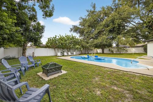 Lakeland Pool home