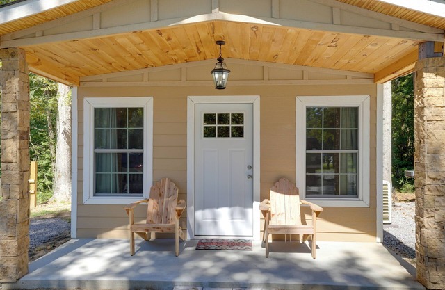 Lakeside Cabin w/Kayaks: Near Cloudland Canyon!