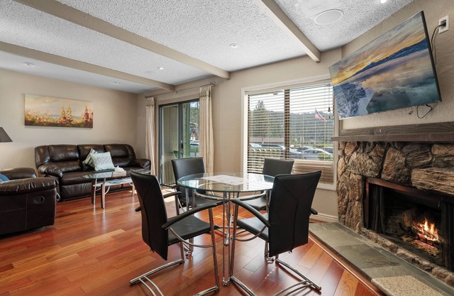 Lakeview Condo - Lakefront Complex, Lake Views, Heated Pool