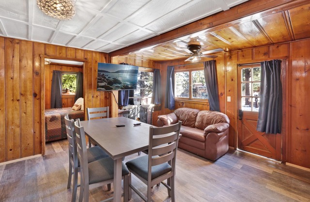 Lakeview Family Cabin at Big Bear Lake Village